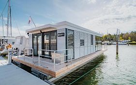 Schwimmendes Ferienhaus Trinity Ihr Seahome auf der Ostsee